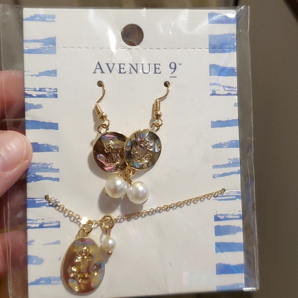 Anchor earings and necklace set